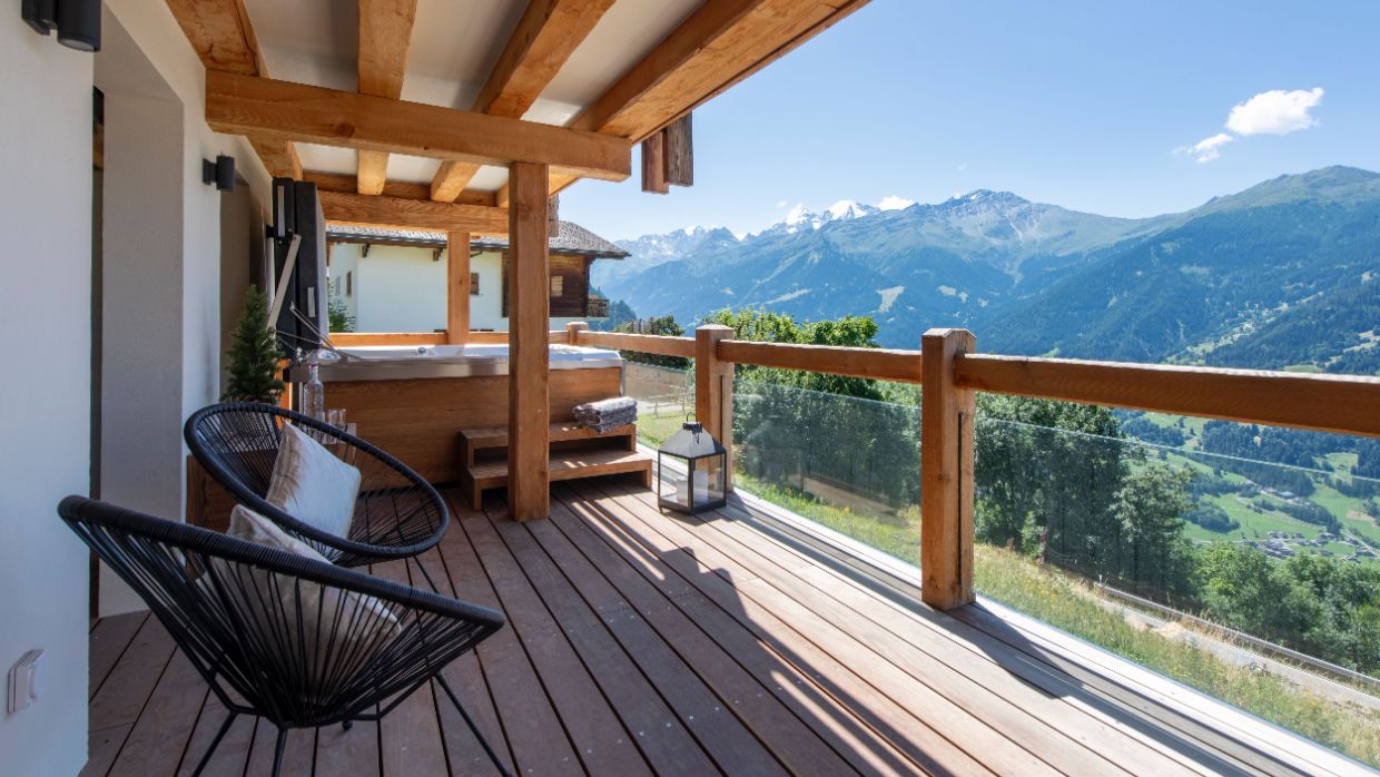 Luxury-Ski-Chalet-Verbier-Apartment Stefano-OSC-Balcony.jpeg