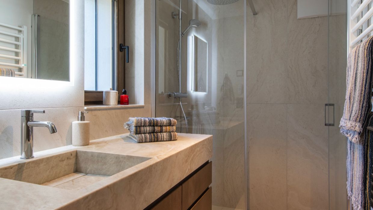 Luxury-Ski-Chalet-Verbier-Apartment Stefano-OSC-Bathroom.jpeg