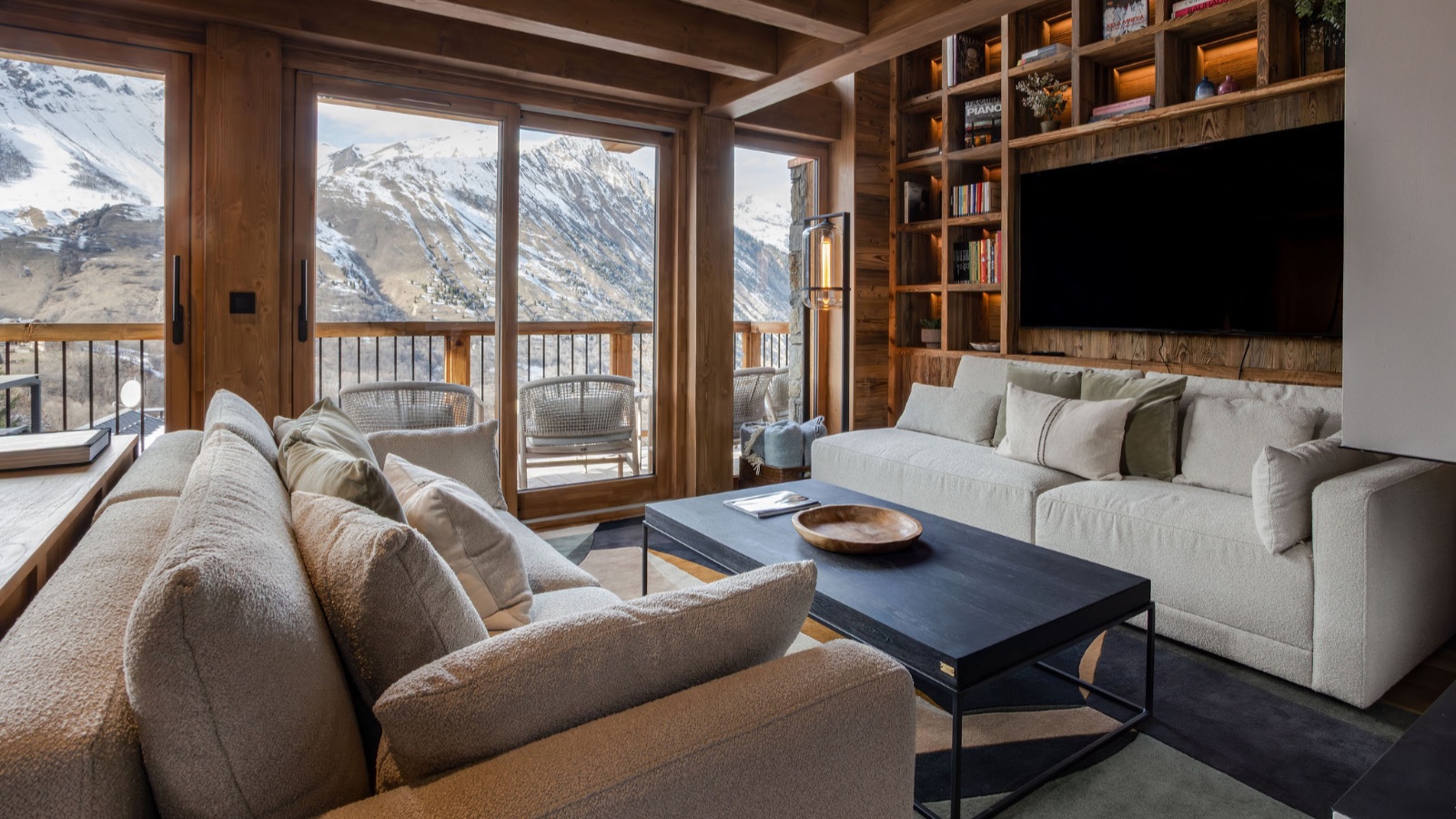 Luxury-Ski-Chalet-St-Martin-De-Belleville-De-Beauvoir-Oxford-Ski-Lounge3.jpg