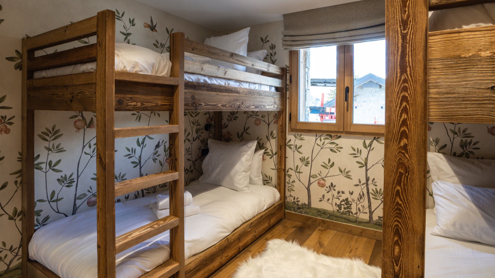 Luxury-Ski-Chalet-St-Martin-De-Belleville-De-Beauvoir-Oxford-Ski-Bunk-Bedroom11.jpg