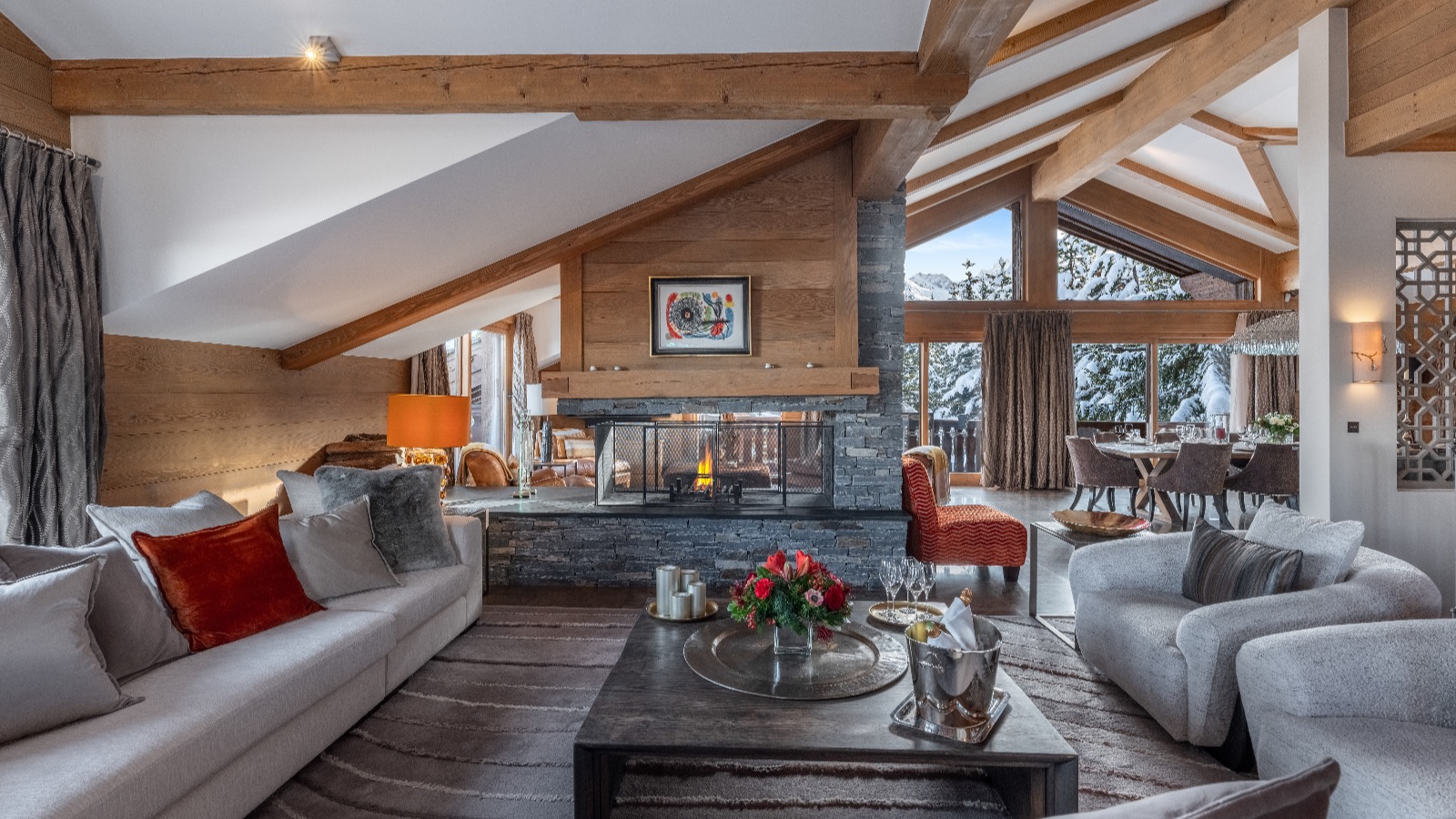 Luxury-Ski-Chalet-Courchevel-1850-Chalet-Le-Blanchot-Oxford-Ski-Lounge2.jpg