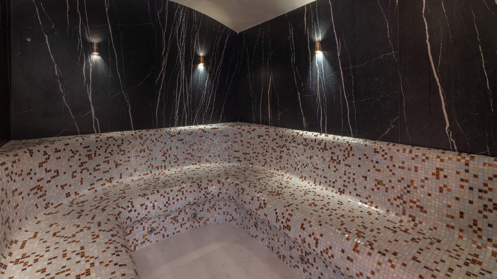 Luxury-Ski-Chalet-Courchevel-1850-Chalet-Le-Blanchot-Oxford-Ski-Steam-Room.jpg