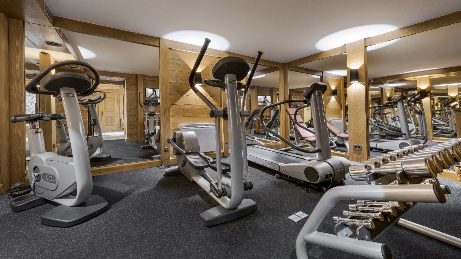 Luxury-Ski-Chalet-Courchevel-1850-Chalet-Le-Blanchot-Oxford-Ski-Gym.JPG