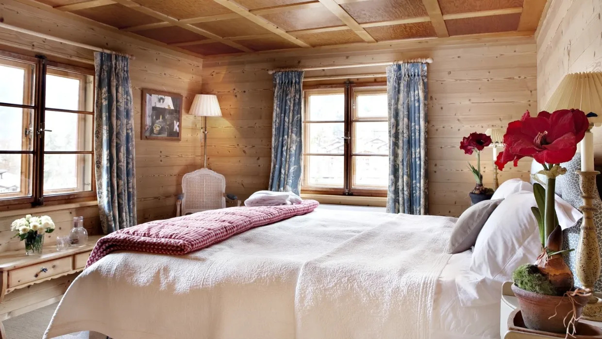 Luxury-Ski-Chalet-Klosters-Chalet Bear-OSC -Bedroom 3.jpg