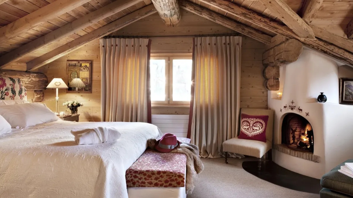 Luxury-Ski-Chalet-Klosters-Chalet Bear-OSC -Bedroom.jpg