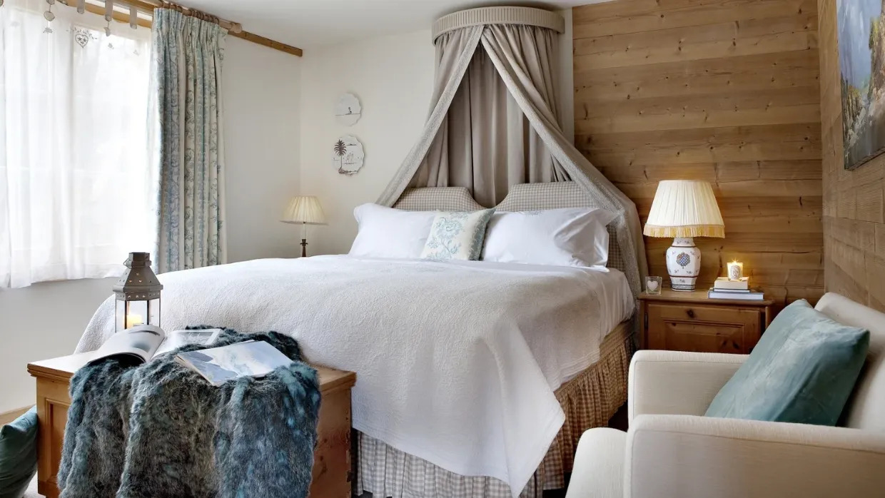 Luxury-Ski-Chalet-Klosters-Chalet Bear-OSC -Bedroom4.jpg