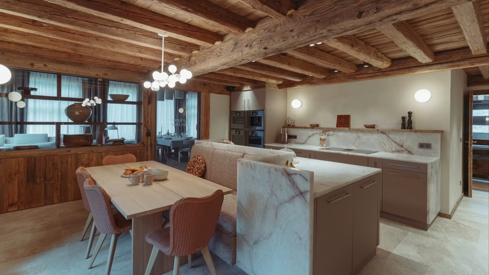 Luxury-Ski-Chalet-Chamonix-La-Fermes-Des-Drus-Oxford-Ski-Kitchen.jpeg