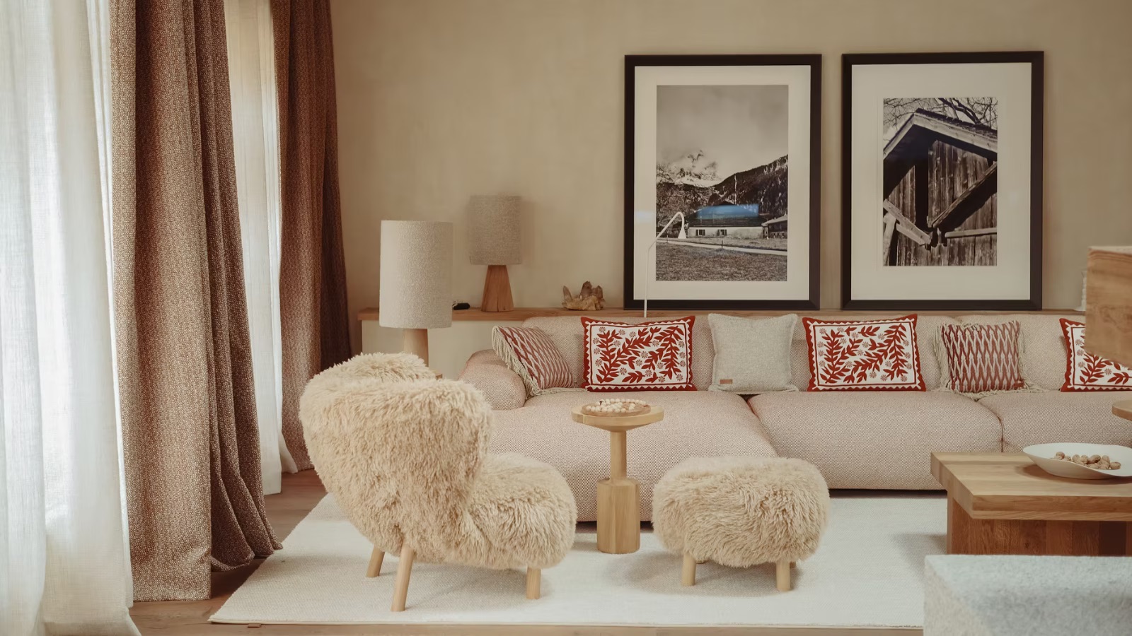 Luxury-Ski-Chalet-Chamonix-La-Fermes-Des-Drus-Oxford-Ski-Lounge.jpeg