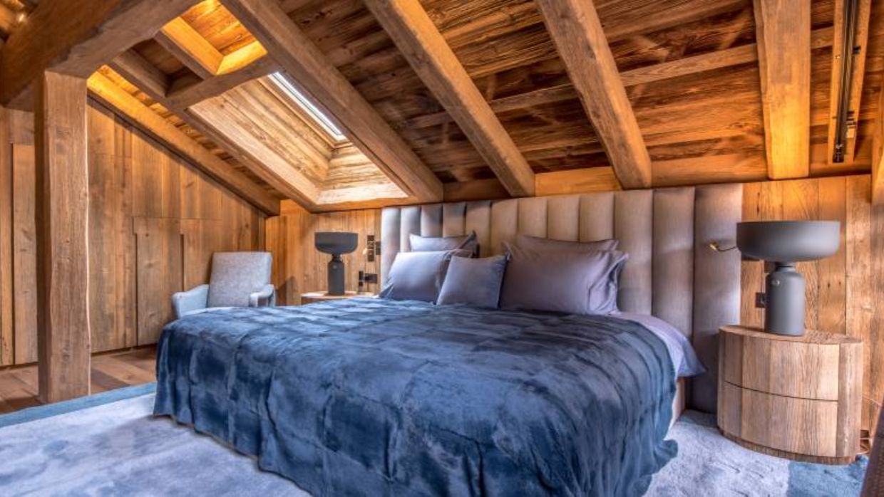 Luxury-Ski-Chalet-Meribel-Chalet Himalaya-OSC- Bedroom (2).jpg