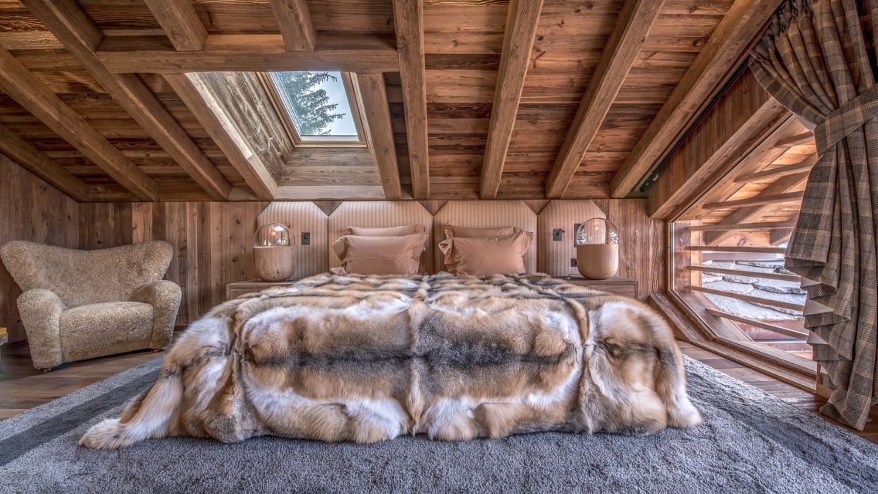 Luxury-Ski-Chalet-Meribel-Chalet Himalaya-OSC- Bedroom (10).jpg