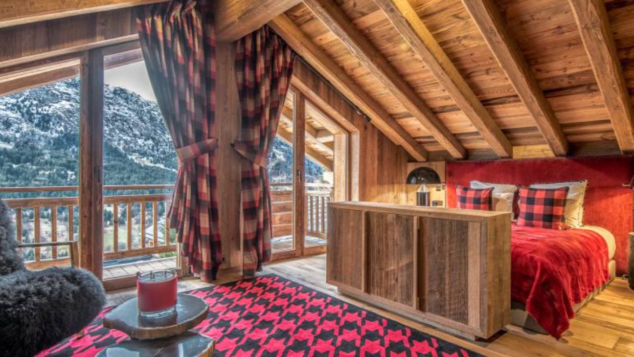 Luxury-Ski-Chalet-Meribel-Chalet Himalaya-OSC- Bedroom (11).jpg