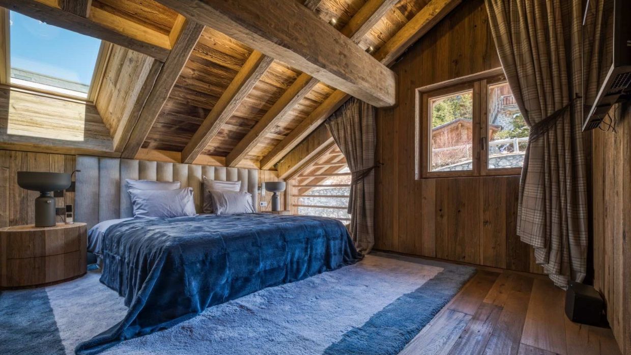 Luxury-Ski-Chalet-Meribel-Chalet Himalaya-OSC- Bedroom (12).jpg