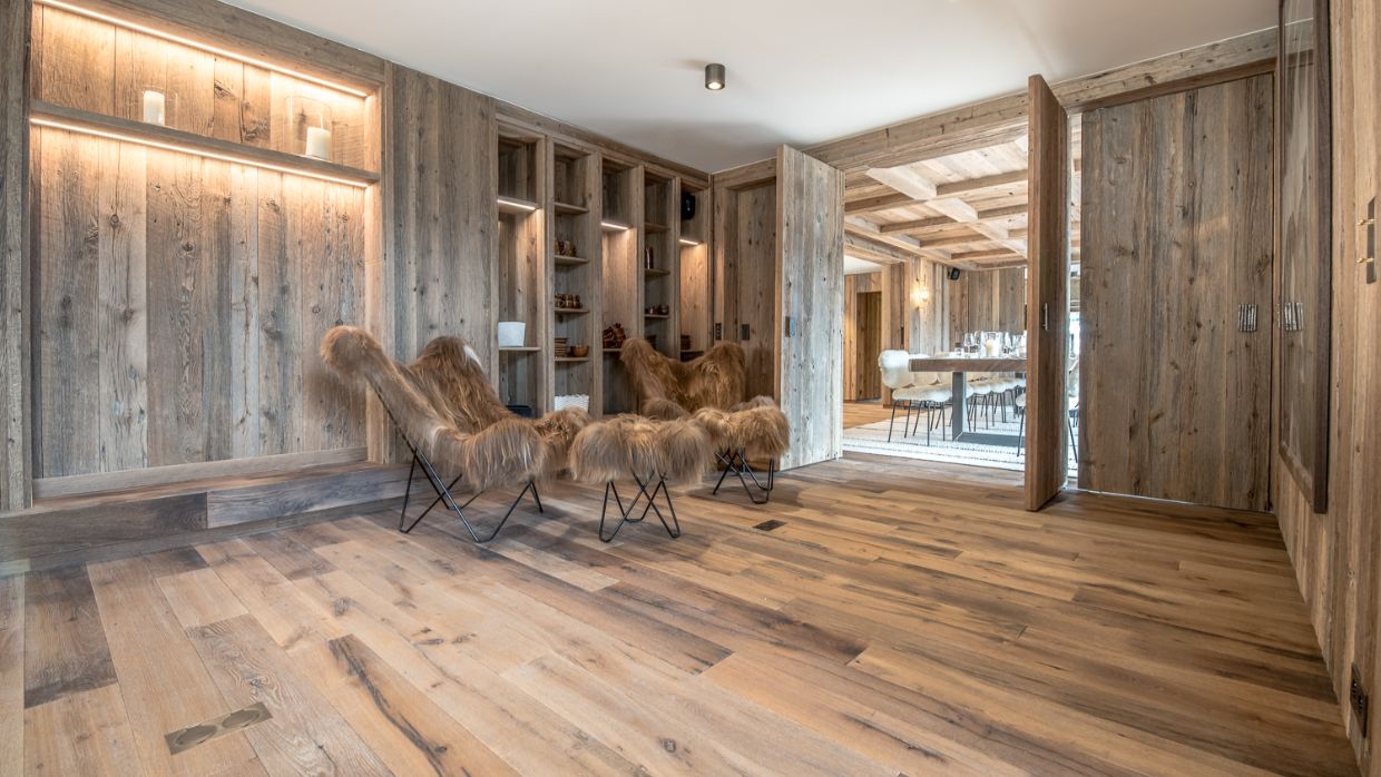 Luxury-Ski-Chalet-Meribel-Chalet Himalaya-OSC- Hall.jpg