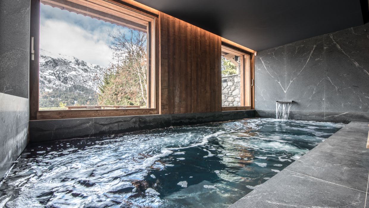 Luxury-Ski-Chalet-Meribel-Chalet Himalaya-OSC-Pool.jpg