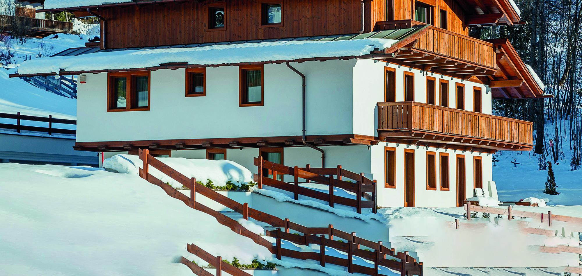 chalet_perla_cortina_italy_luxury_winter_view_img.jpg