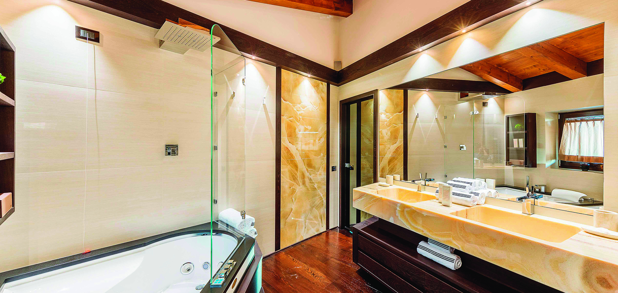 chalet_perla_cortina_italy_luxury_master_bathroom.jpg