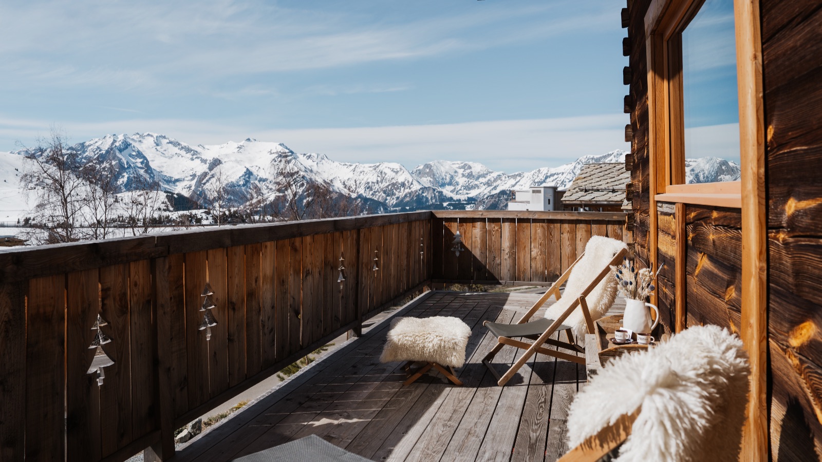 Luxury-Ski-Chalet-Alpe-d-Huez-Chalet-Melusine-Oxford-Ski-Exterior2.jpg