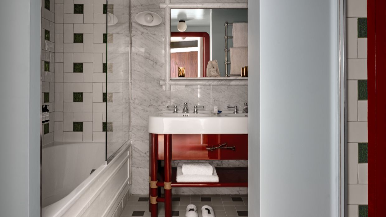 Luxury-Ski-Hotel-Val d'Isere-Experimental-Chalet-OSC -Bathroom.jpg