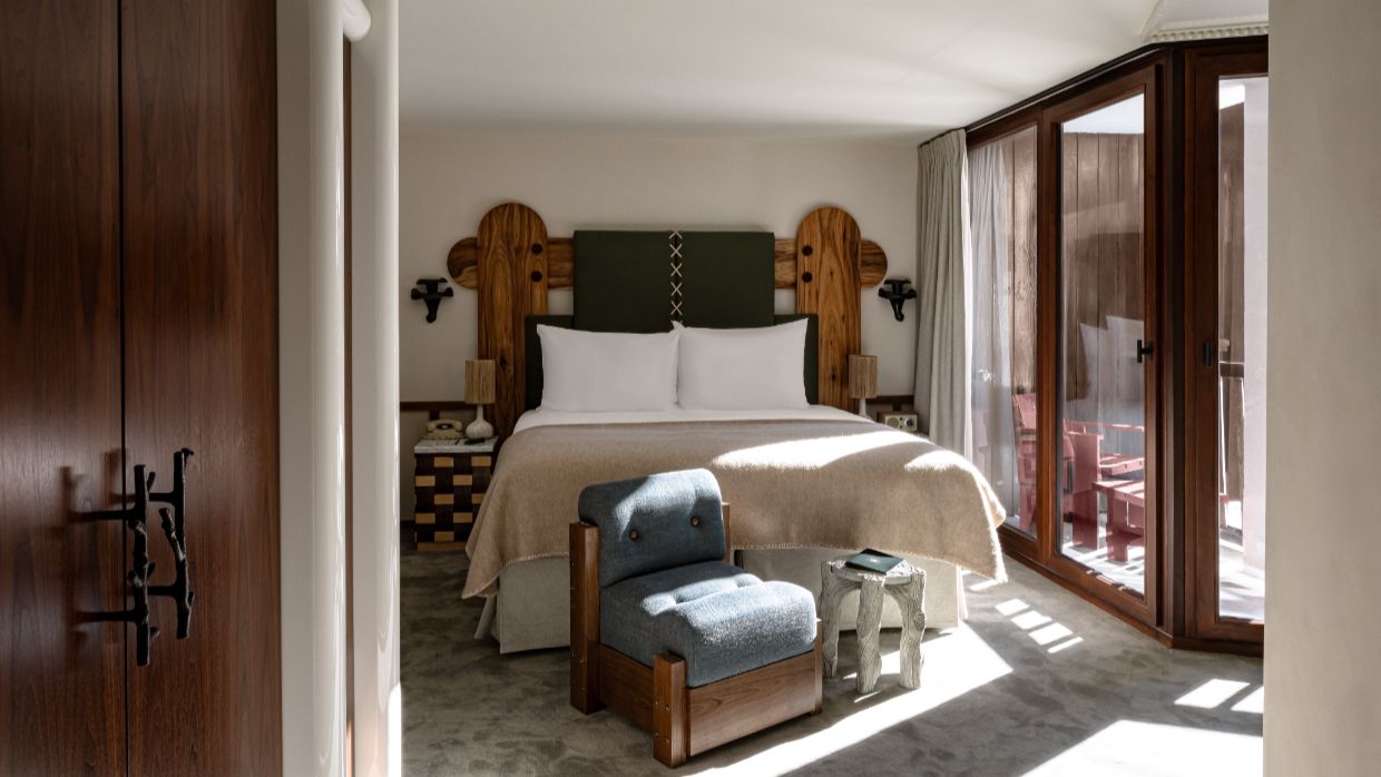 Luxury-Ski-Hotel-Val d'Isere-Experimental-Chalet-OSC -Bedroom.jpg