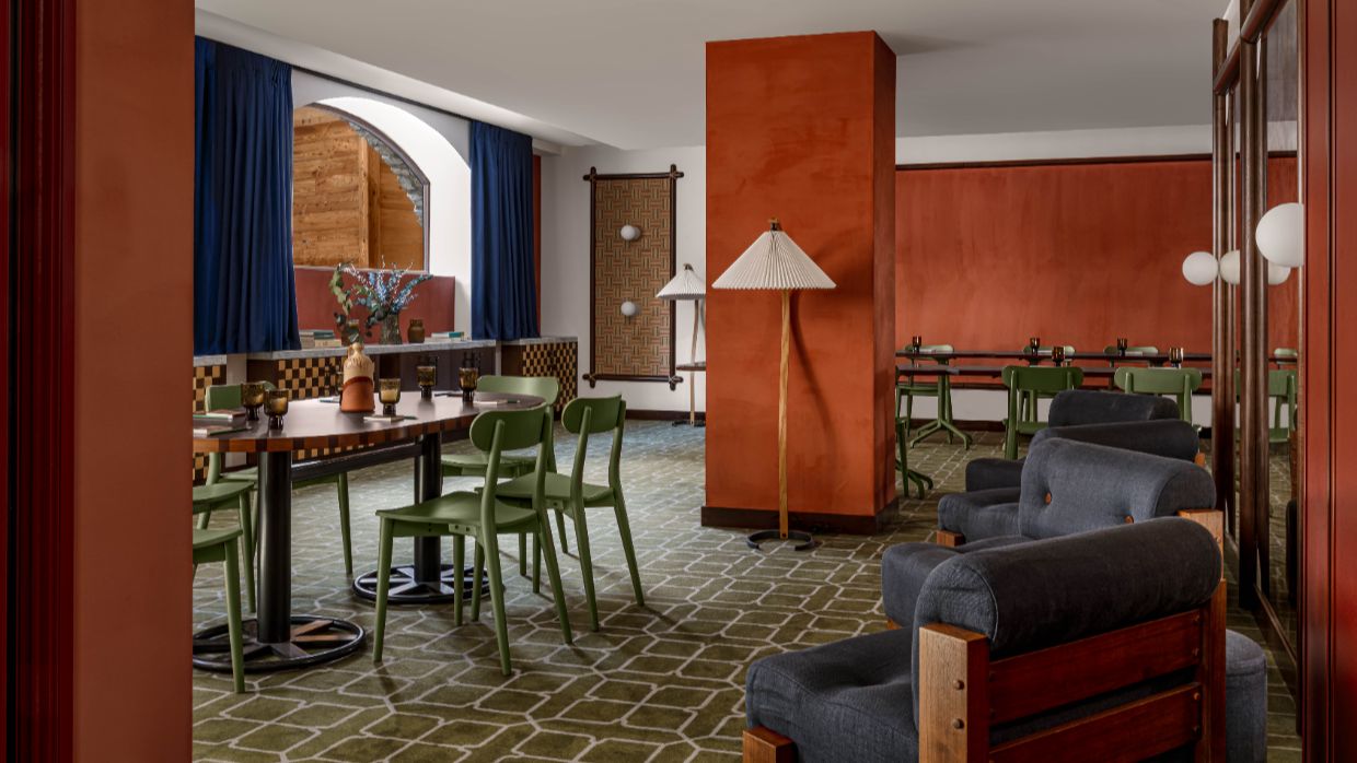 Luxury-Ski-Hotel-Val d'Isere-Experimental-Chalet-OSC -Dining.jpg