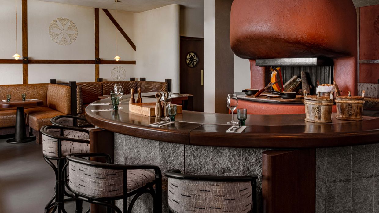 Luxury-Ski-Hotel-Val d'Isere-Experimental-Chalet-OSC -Restaurant.jpg