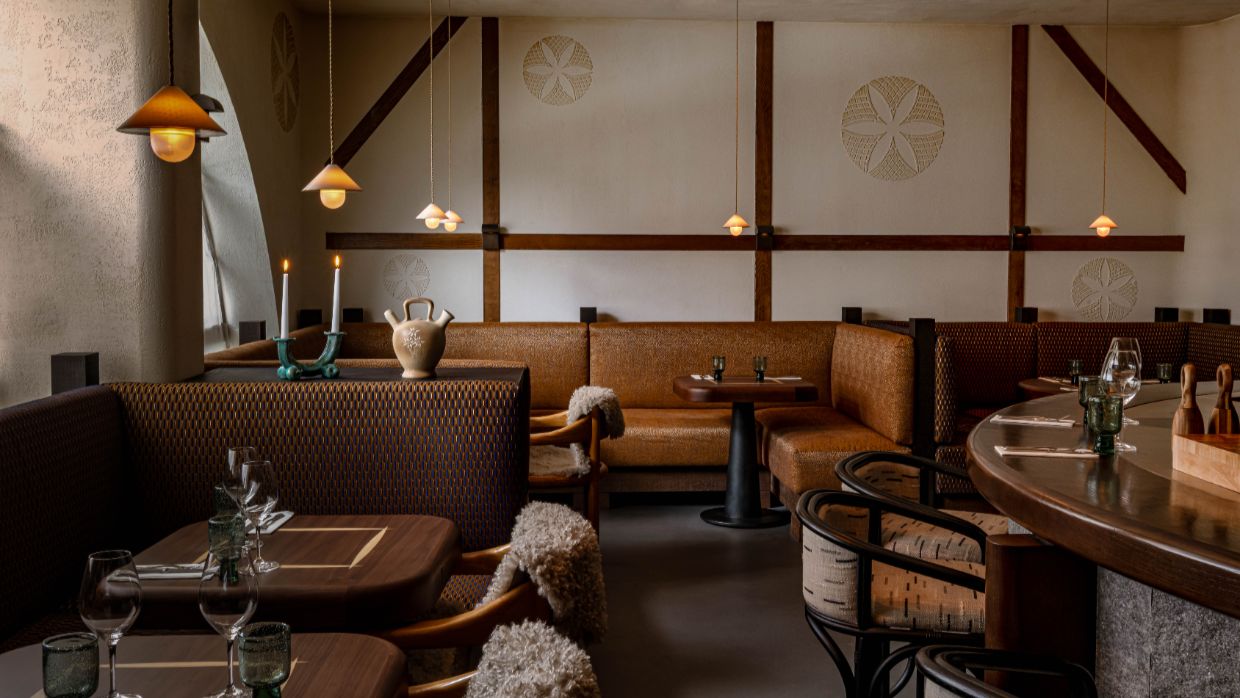 Luxury-Ski-Hotel-Val d'Isere-Experimental-Chalet-OSC - Bar.jpg