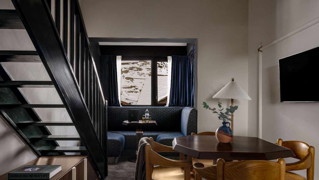 Luxury-Ski-Hotel-Val d'Isere-Experimental-Chalet-OSC - Bedroom (2).jpg