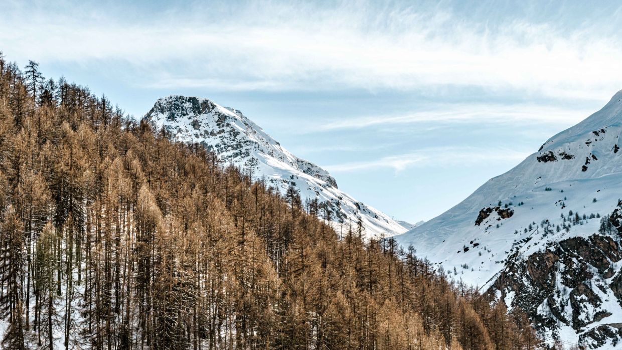 Luxury-Ski-Hotel-Val d'Isere-Experimental-Chalet-OSC - View.jpg