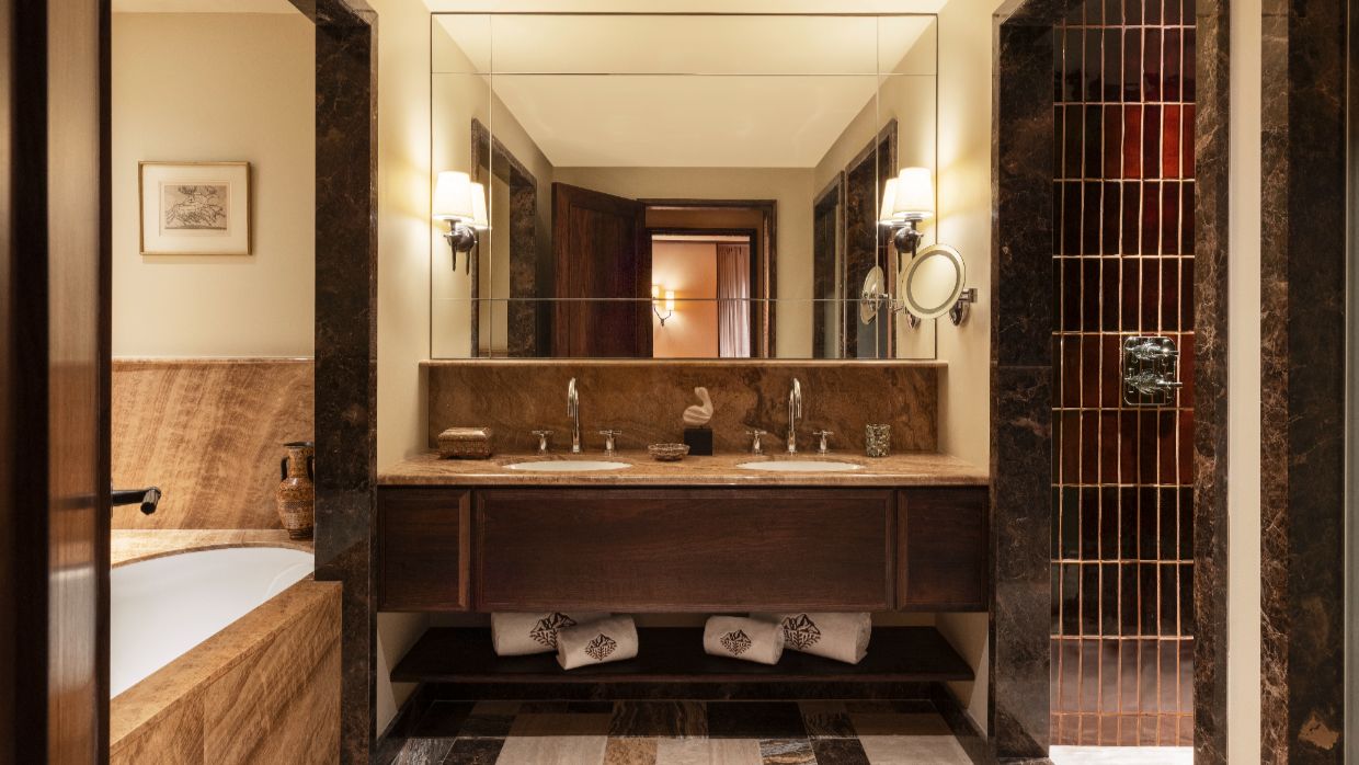 03.Saint Roch - bathroom.jpg
