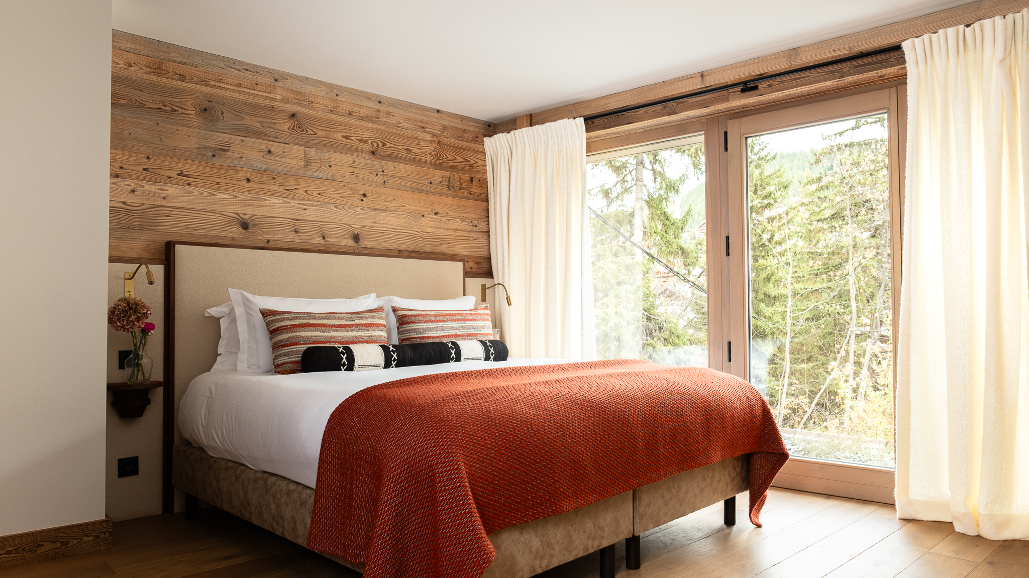Luxury-Ski-Chalet - Meribel-Chalet Elegie-OSC-Bedroom (9).jpg