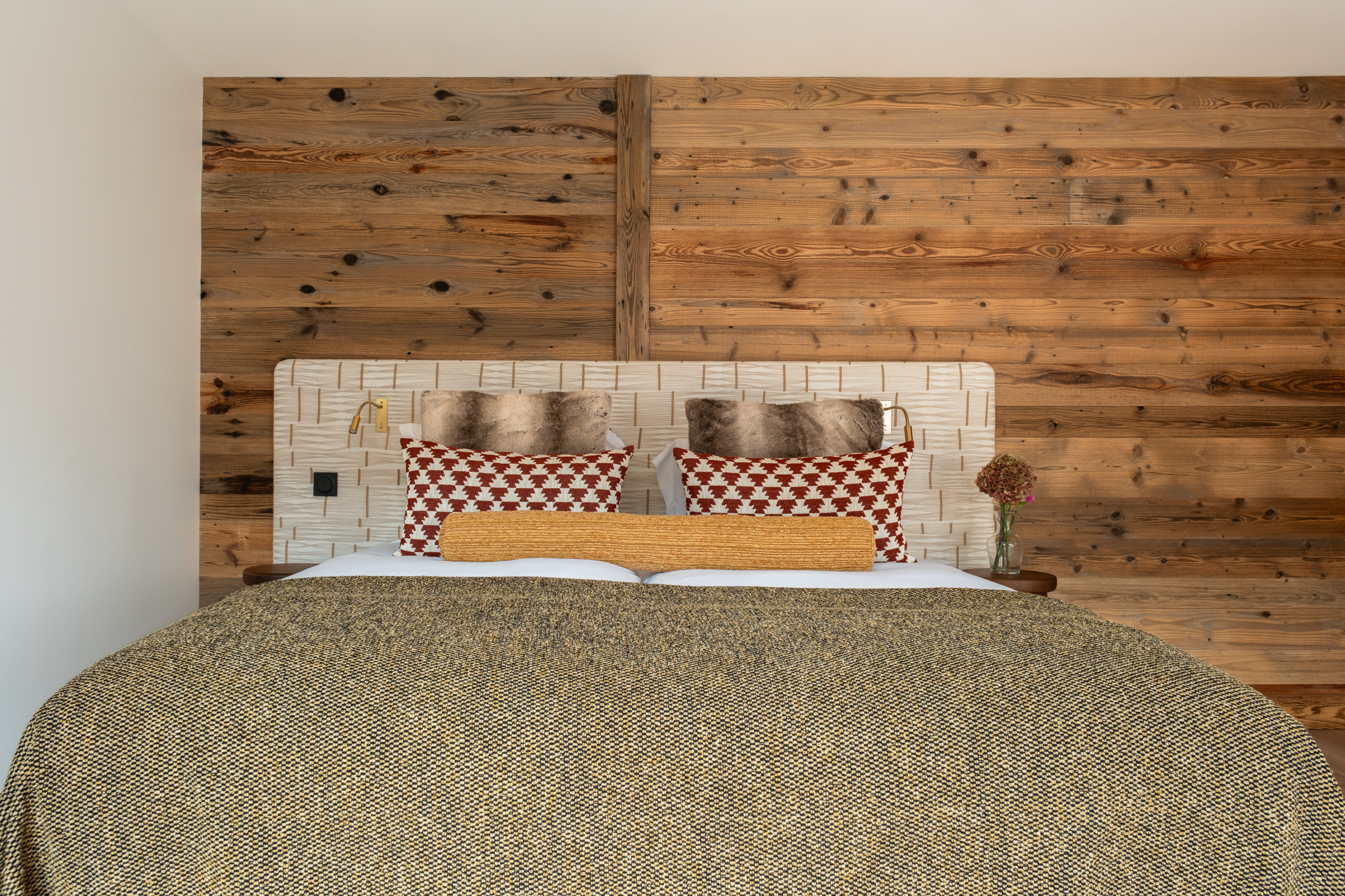 Luxury-Ski-Chalet - Meribel-Chalet Elegie-OSC-Bedroom.jpg