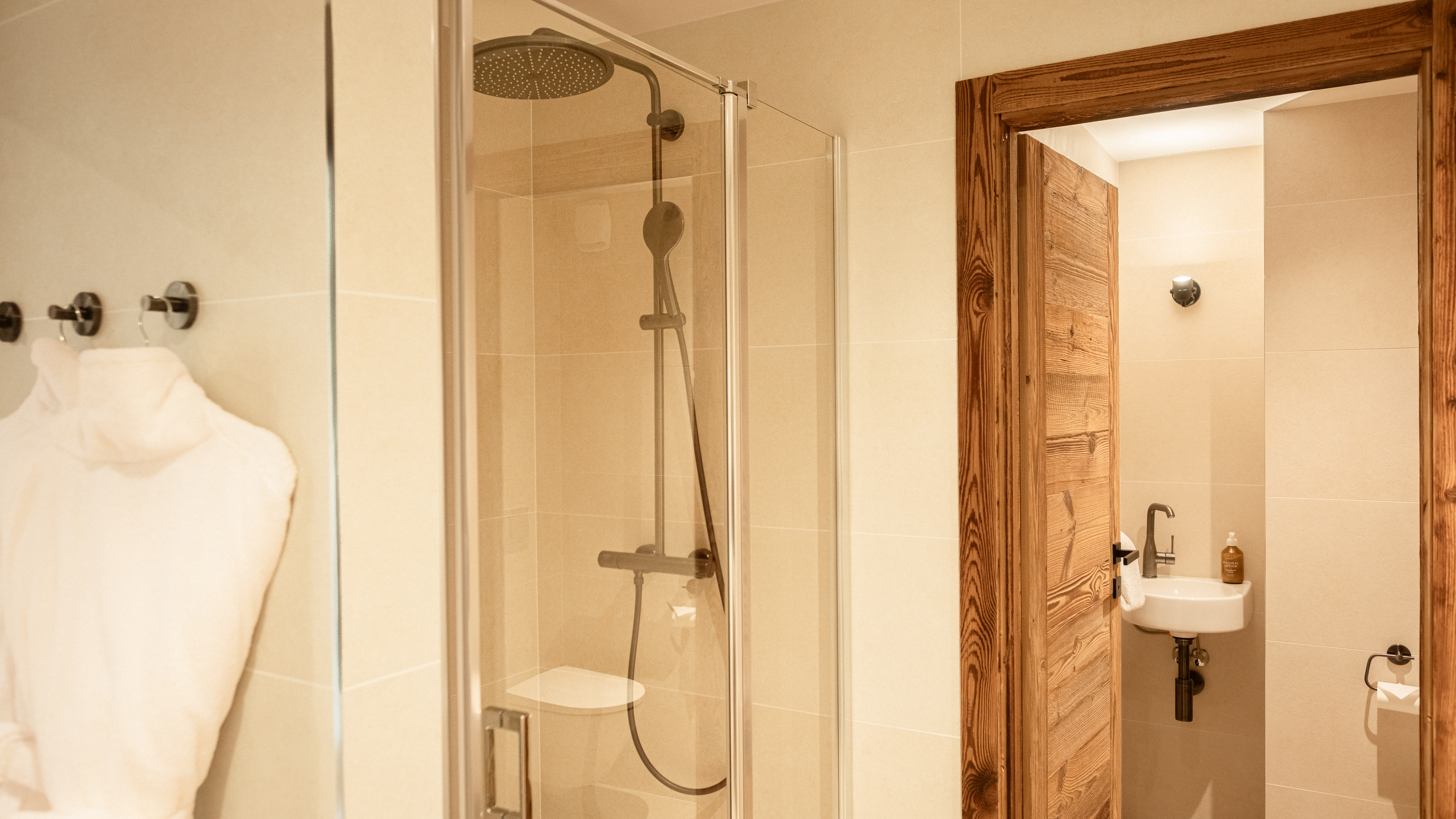 Luxury-Ski-Chalet -Meribel-Chalet Elegie-OSC-Bathroom (2).jpg