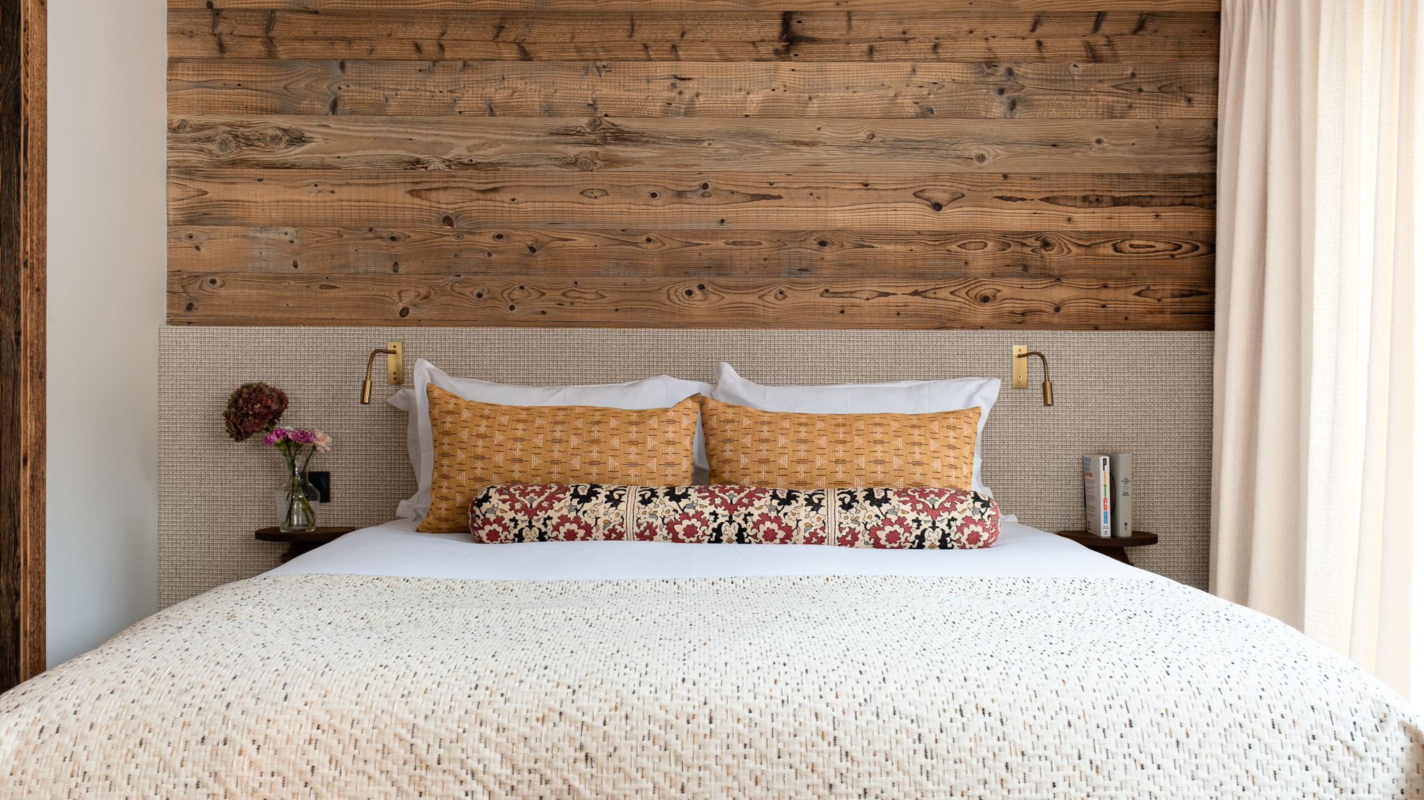 Luxury-Ski-Chalet -Meribel-Chalet Elegie-OSC-Bedroom (2).jpg