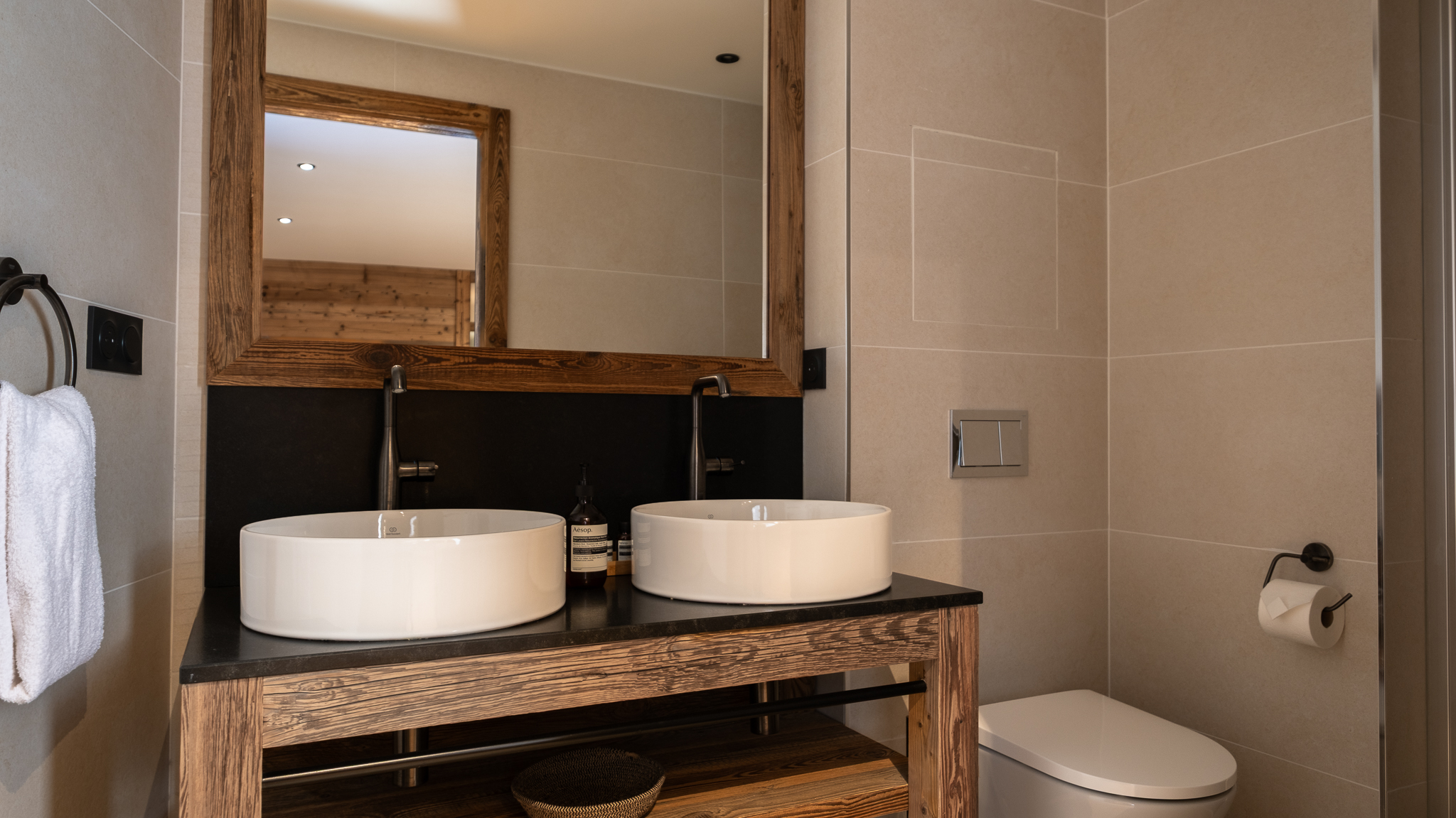 Luxury-Ski-Chalet - Meribel-Chalet Elegie-OSC-Bathroom (4).jpg
