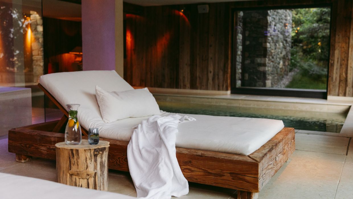 Luxury-Ski-Chalet-Verbier-Chalet 1936-OSC- Spa (5).jpg