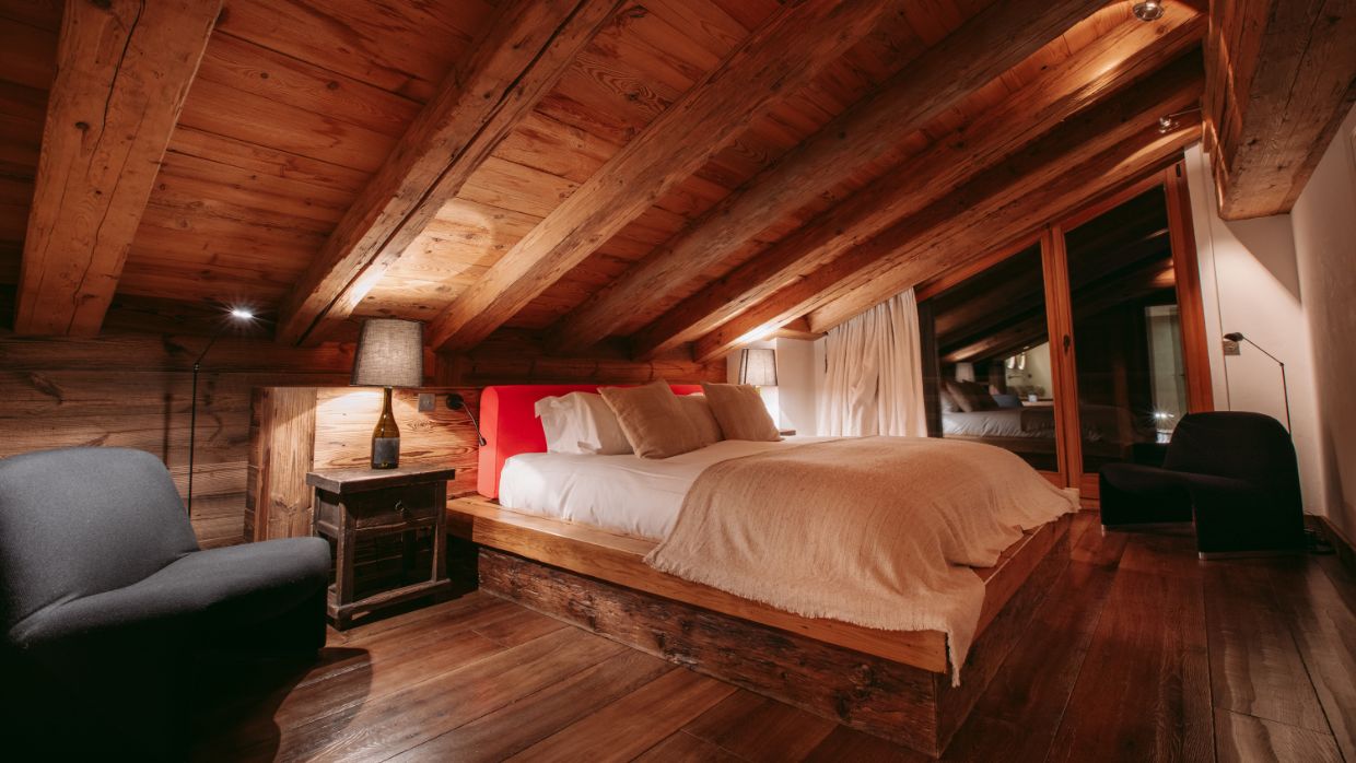 Luxury-Ski-Chalet-Verbier-Chalet 1936-OSC- Bedroom (9).jpg