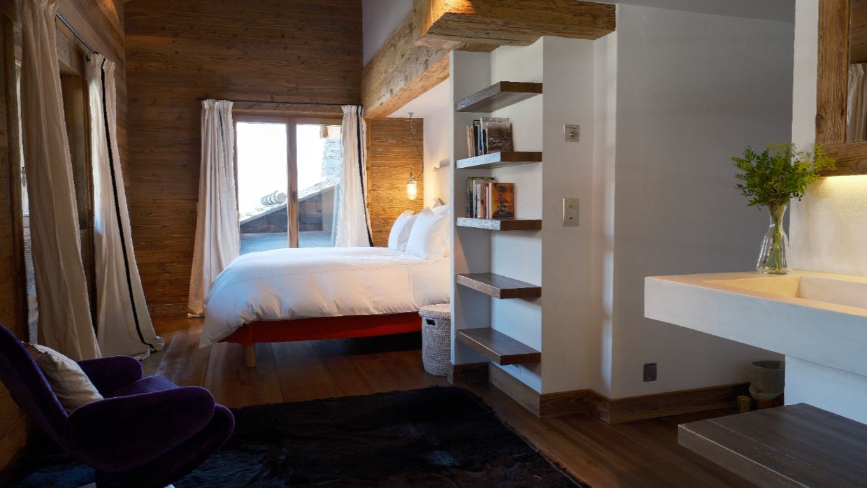 Luxury-Ski-Chalet-Verbier-Chalet 1936-OSC- Bedroom (11).jpg