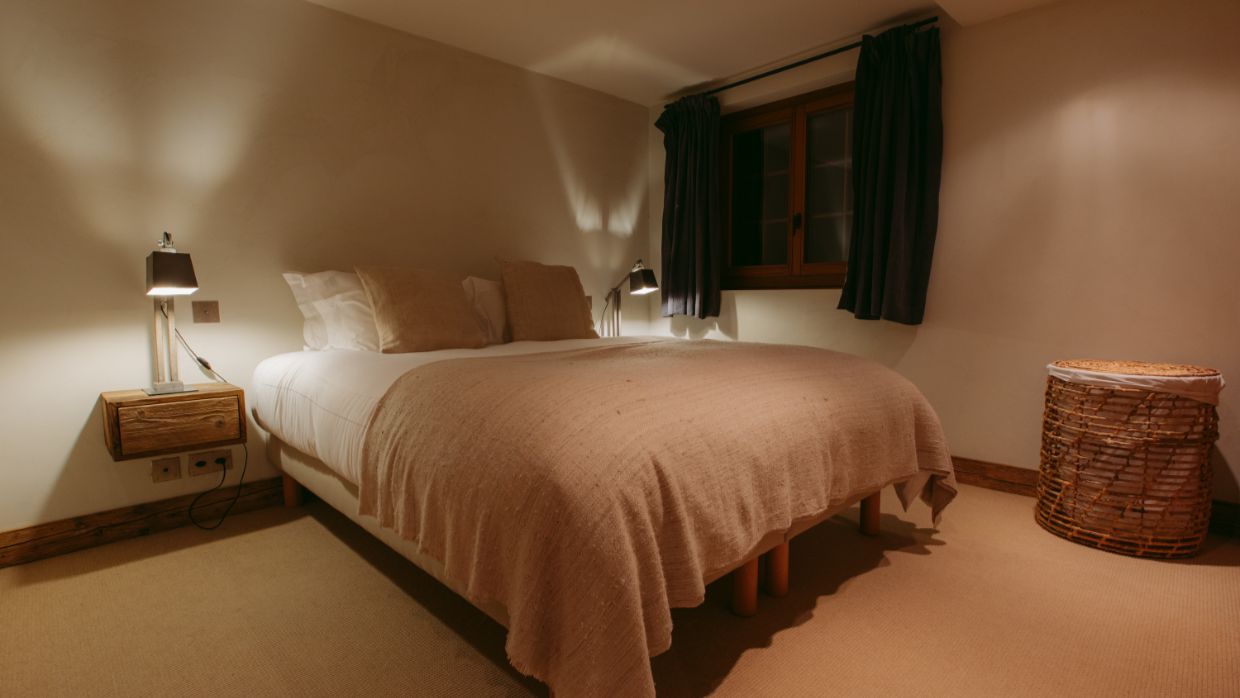 Luxury-Ski-Chalet-Verbier-Chalet 1936-OSC- Bedroom (12).jpg