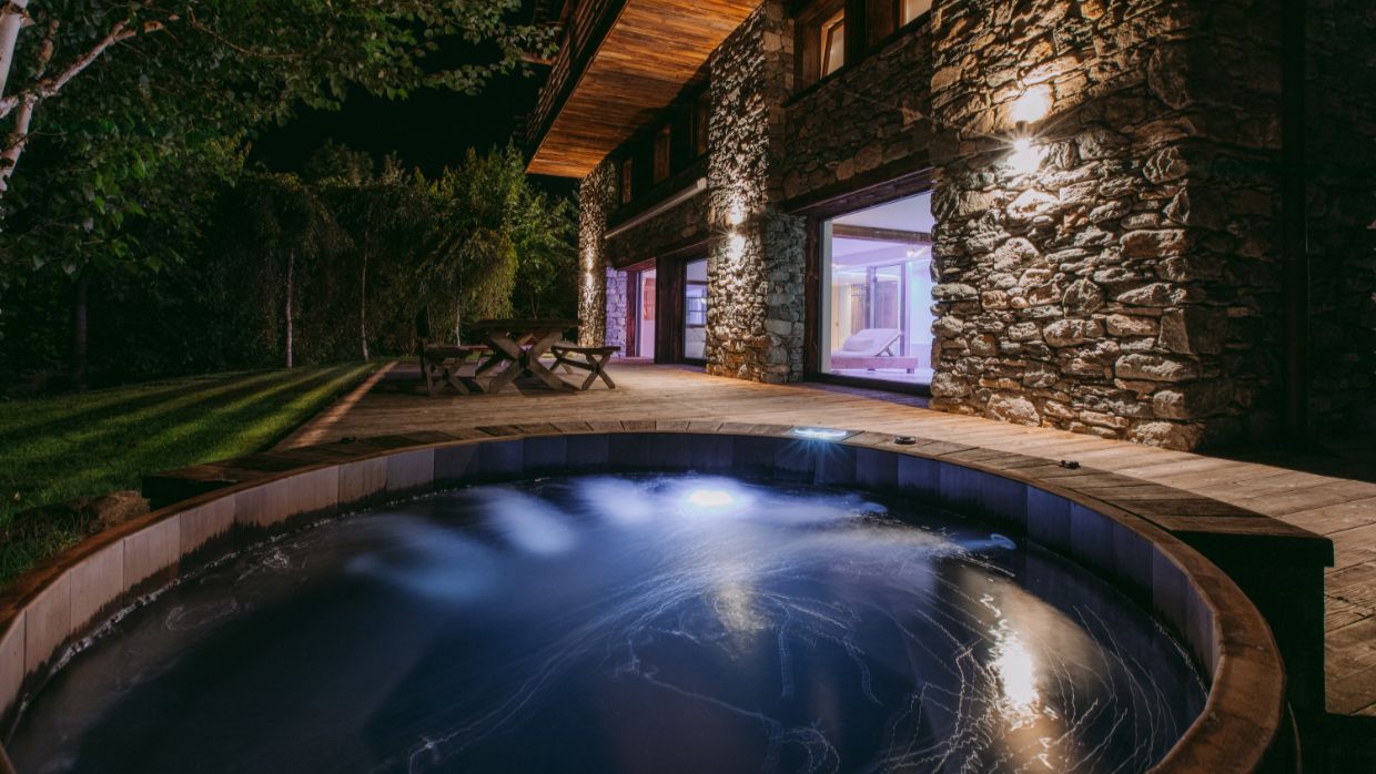 Luxury-Ski-Chalet-Verbier-Chalet 1936-OSC- Hot Tub (3).jpg