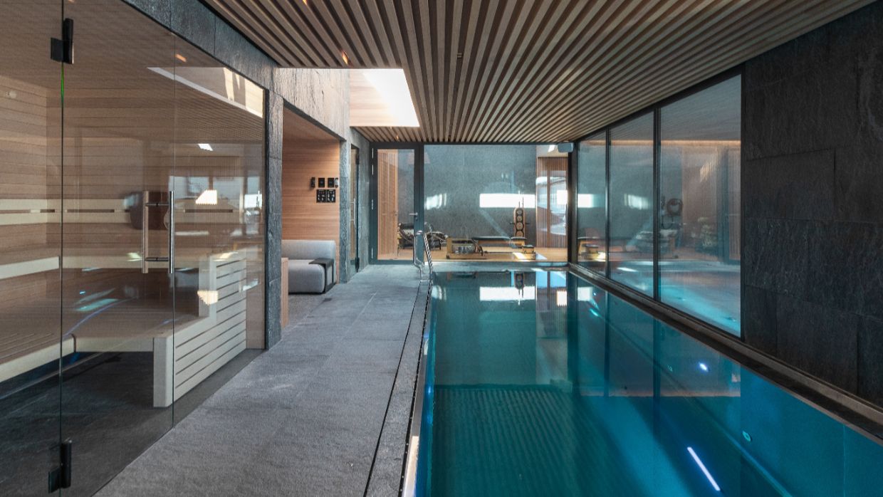 Luxury-Ski-Chalet-StMoritz-VillaVolt-OSC-Pool (2).jpg
