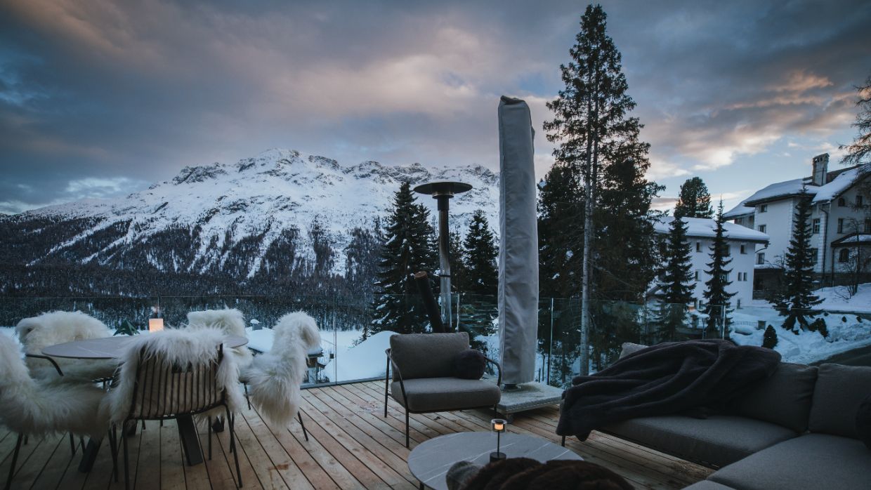 Luxury-Ski-Chalet-StMoritz-VillaVolt-OSC-View (1).jpg
