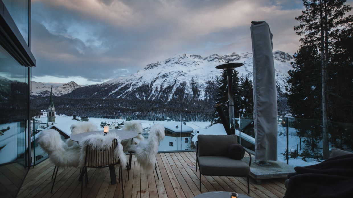 Luxury-Ski-Chalet-StMoritz-VillaVolt-OSC-View (2).jpg