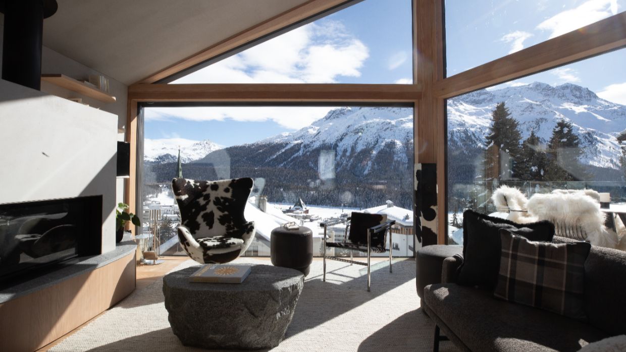 Luxury-Ski-Chalet-StMoritz-VillaVolt-OSC- Lounge (2).jpg
