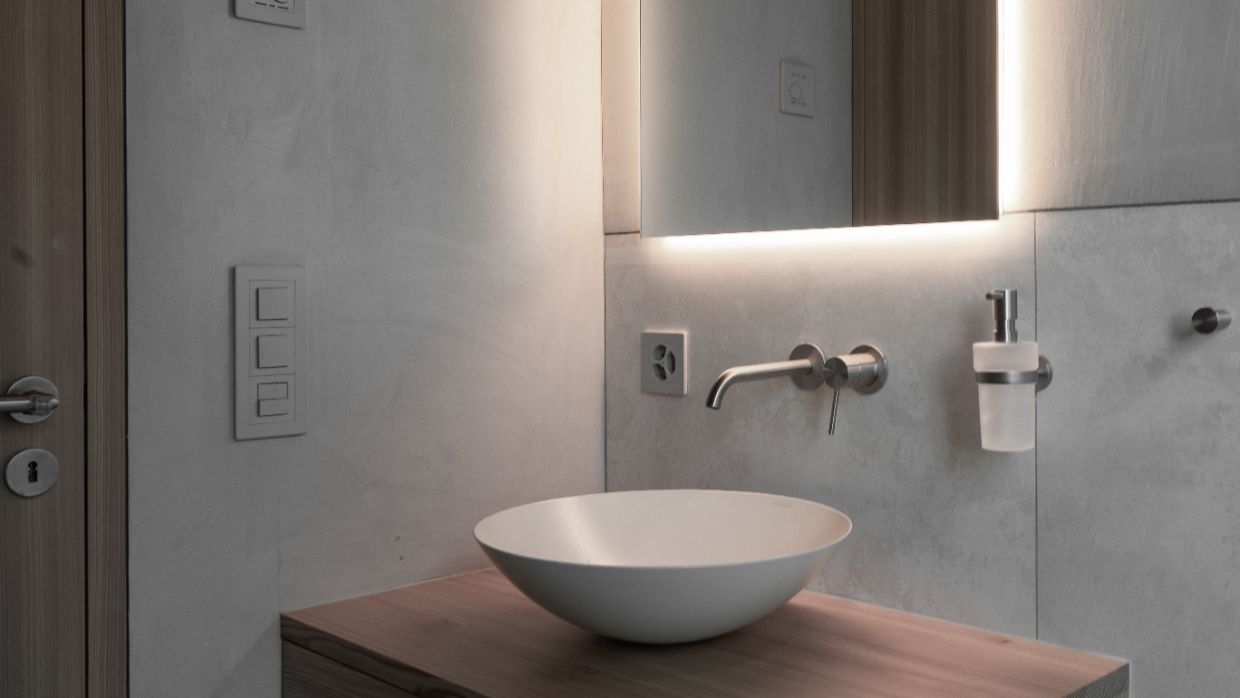 Luxury-Ski-Chalet-StMoritz-VillaVolt-OSC-Bathroom (1).jpg