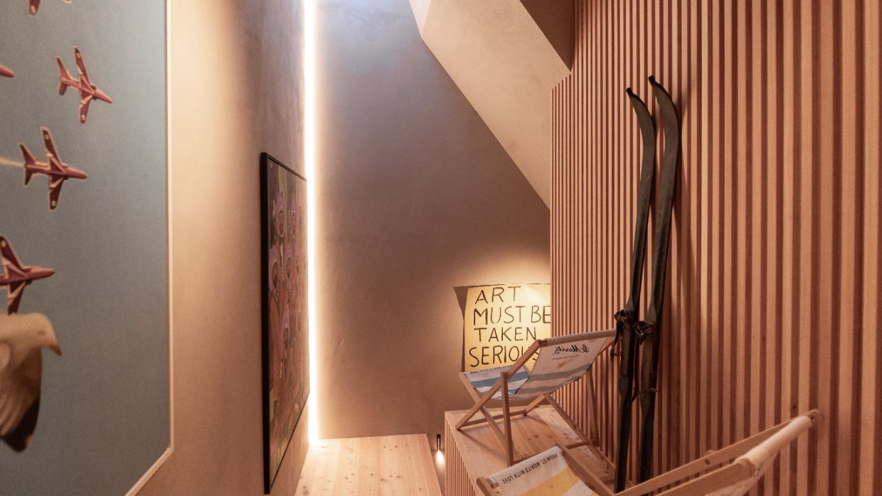 Luxury-Ski-Chalet-StMoritz-VillaVolt-OSC-Hall.jpg