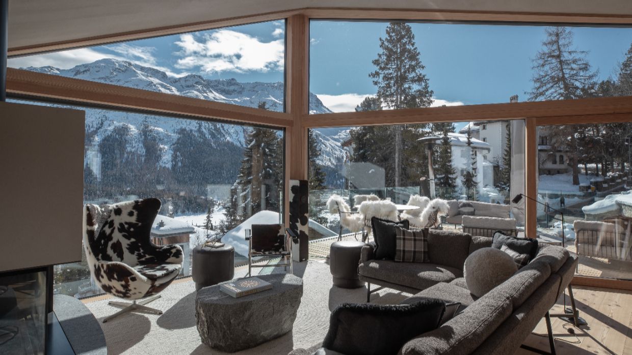 Luxury-Ski-Chalet-StMoritz-VillaVolt-OSC-Lounge.jpg
