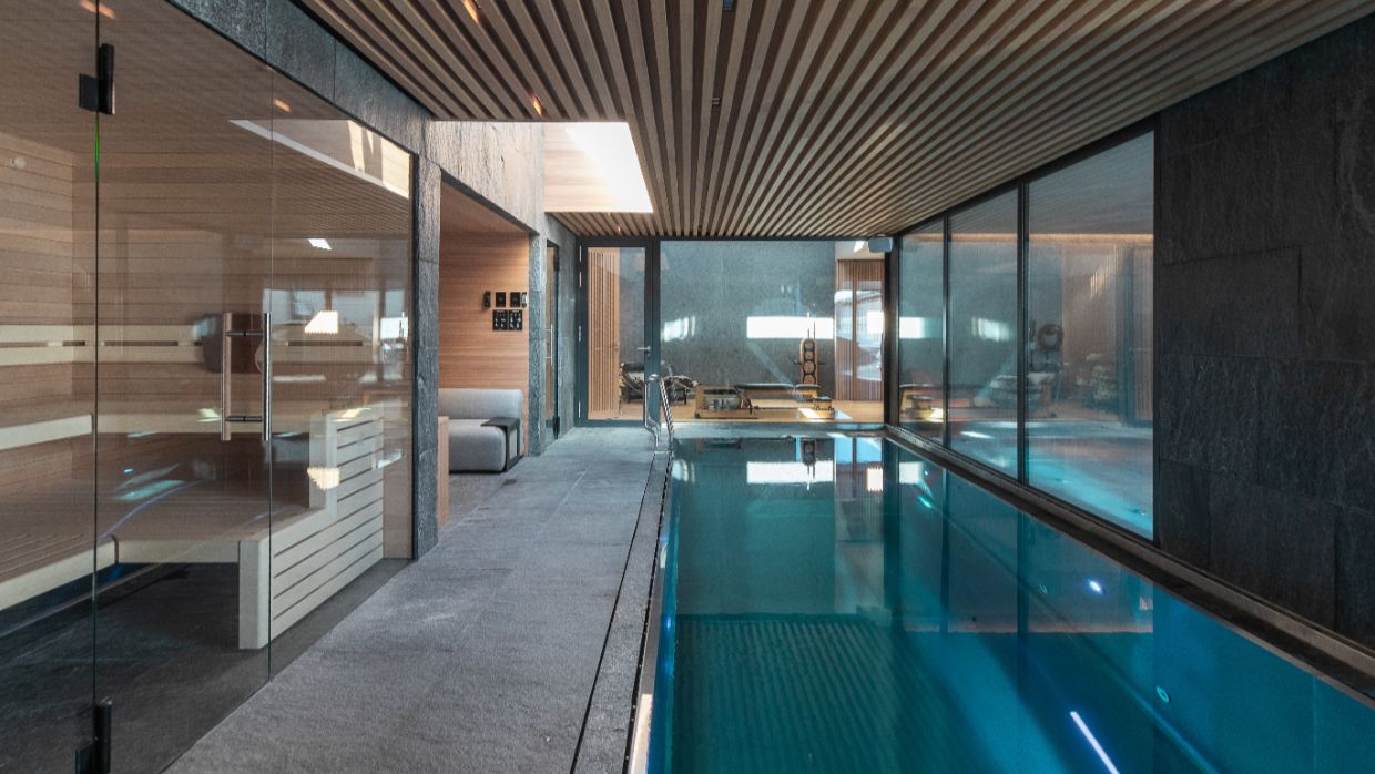 Luxury-Ski-Chalet-StMoritz-VillaVolt-OSC-Pool (1).jpg