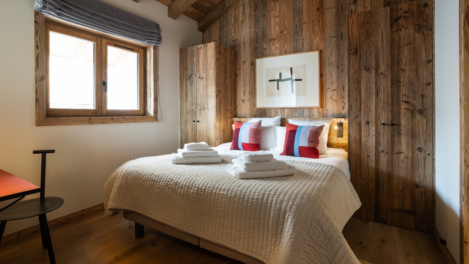 Luxury-Ski-Chalet-St-Martin-De-Belleville-Chalet-Aurea-Oxford-Ski-Bedroom17.jpg