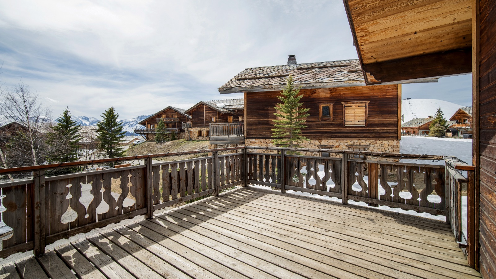 Luxury-Ski-Chalet-Alpe-De-Huez-Chalet-Diane-Oxford-Ski-Bedroom9.jpg