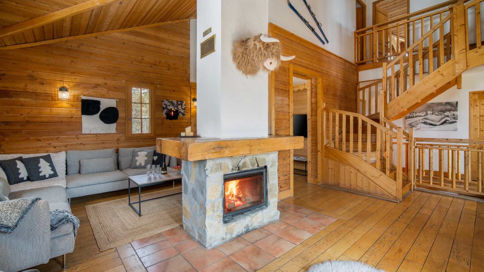 Luxury-Ski-Chalet-Alpe-De-Huez-Chalet-Diane-Oxford-Ski-Lounge2.jpg